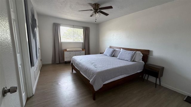 3812 Laura Leigh Drive, Friendswood, TX 77546