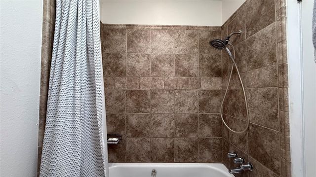 3812 Laura Leigh Drive, Friendswood, TX 77546