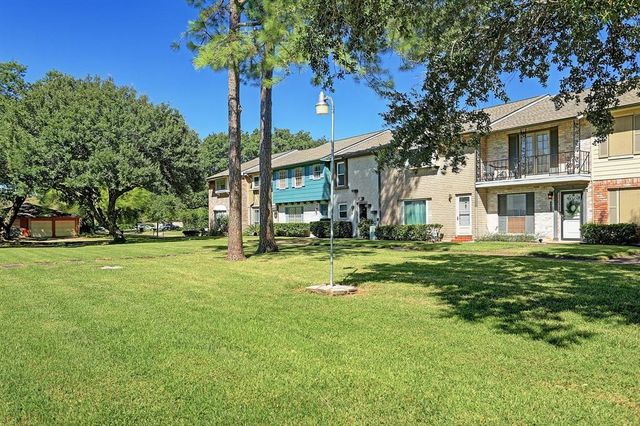 3812 Laura Leigh Drive, Friendswood, TX 77546