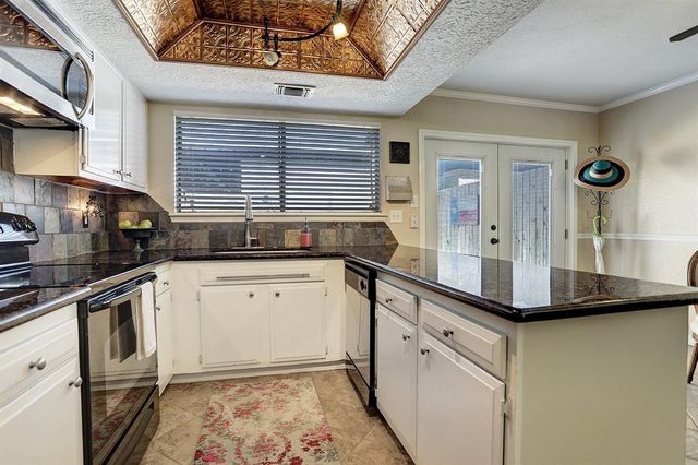 3812 Laura Leigh Drive, Friendswood, TX 77546