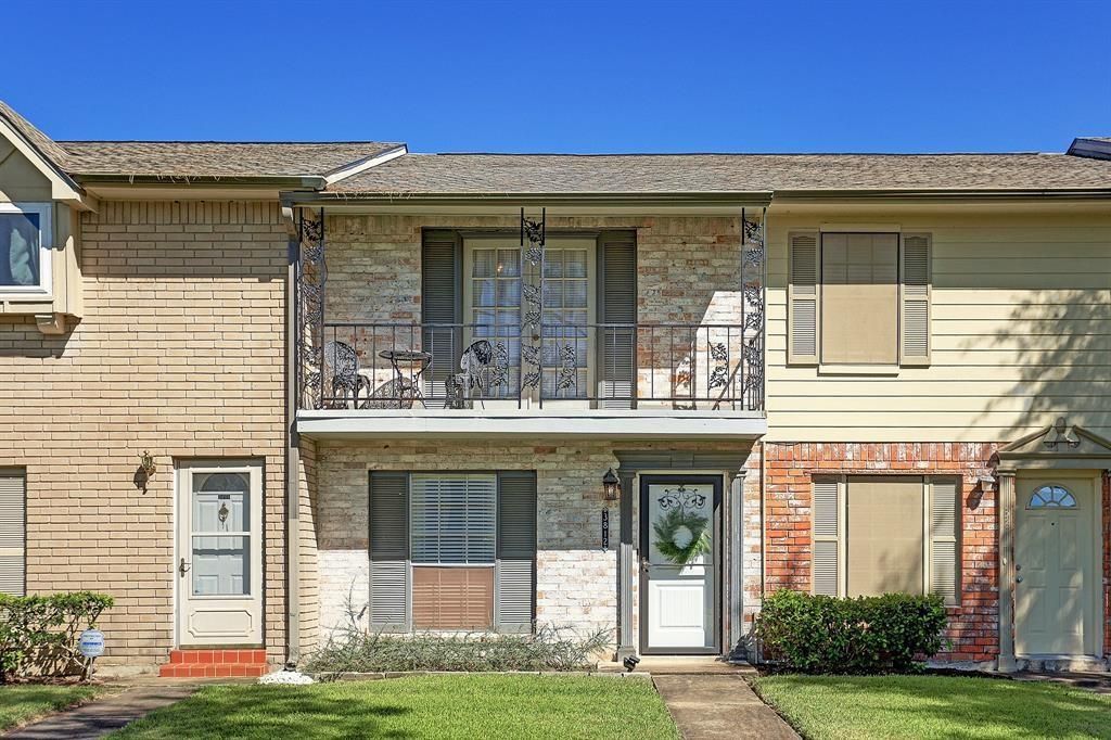 3812 Laura Leigh Drive, Friendswood, TX 77546