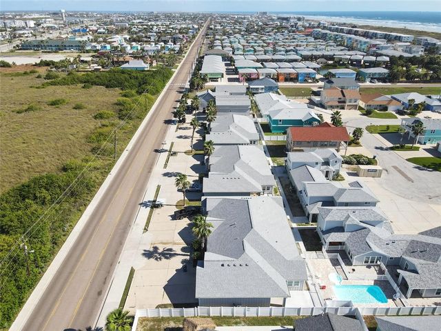 2915 S 11th St 202, Port Aransas, TX 78373