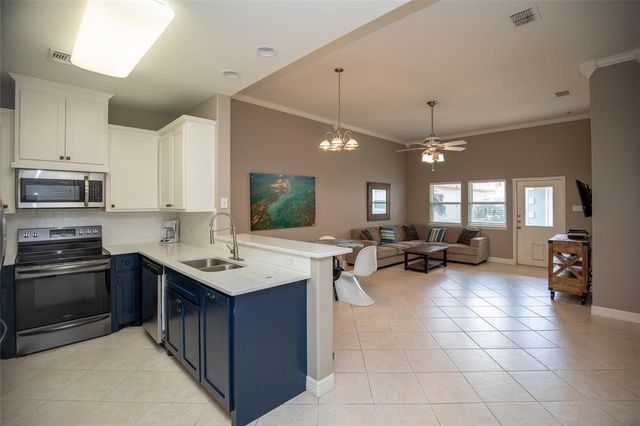 2915 S 11th St 202, Port Aransas, TX 78373