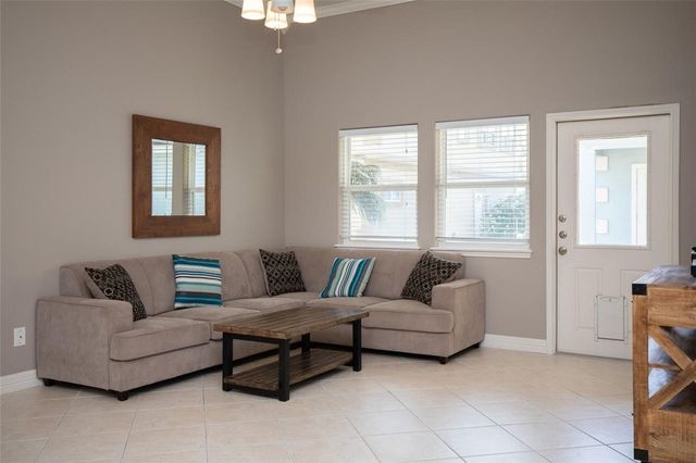 2915 S 11th St 202, Port Aransas, TX 78373