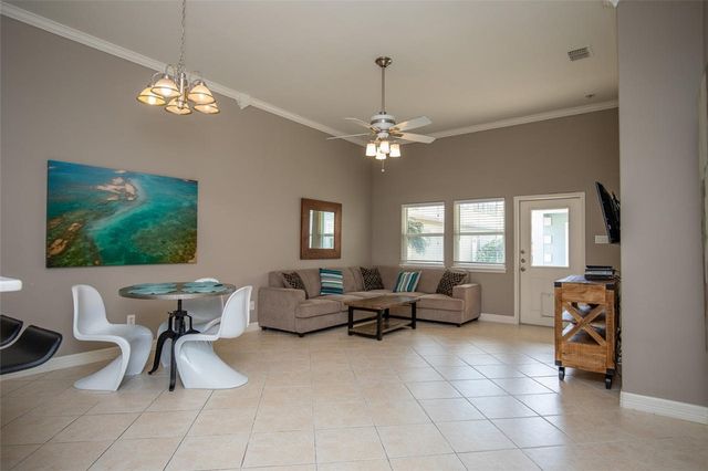 2915 S 11th St 202, Port Aransas, TX 78373