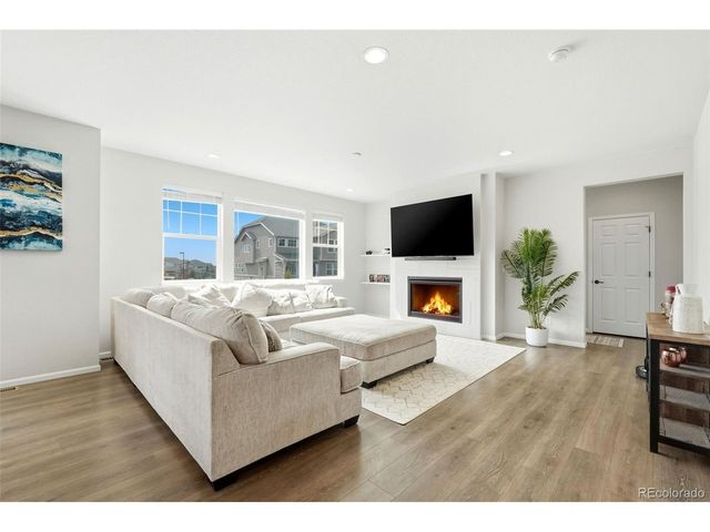 6802 S Uriah St, Aurora, CO 80016