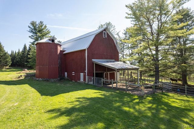 3910 West Seneca, Onondaga, NY 13215