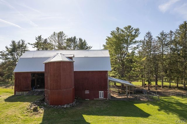 3910 West Seneca, Onondaga, NY 13215