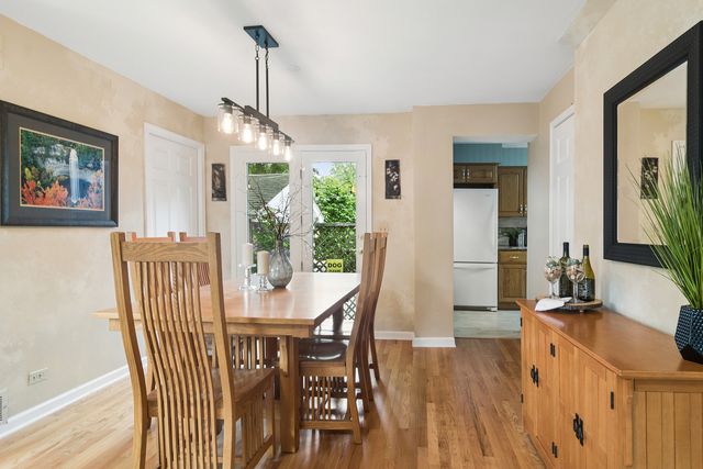 501 N Douglas Avenue, Arlington Heights, IL 60004