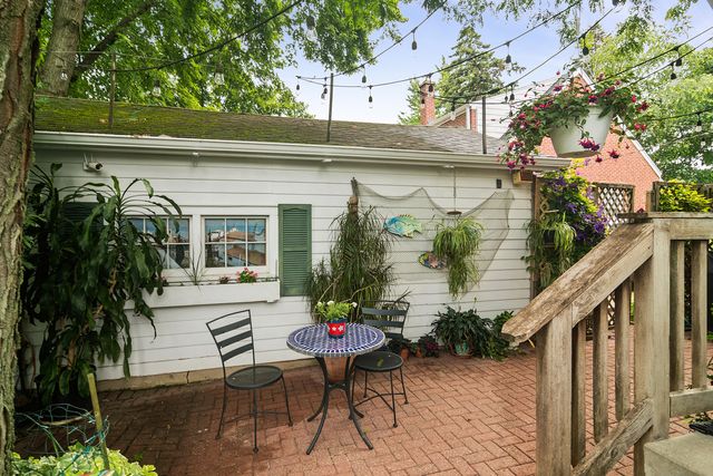 501 N Douglas Avenue, Arlington Heights, IL 60004