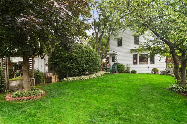 501 N Douglas Avenue, Arlington Heights, IL 60004