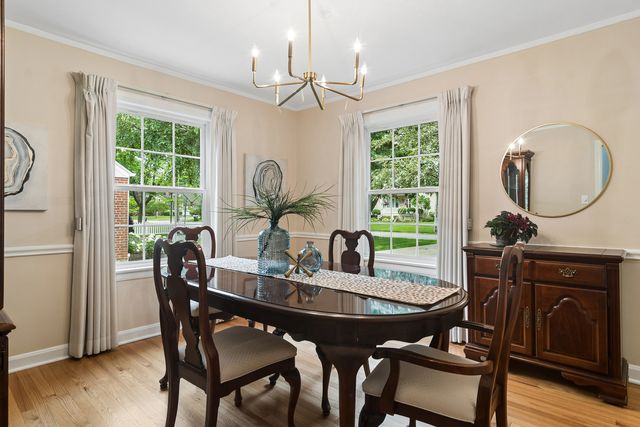 501 N Douglas Avenue, Arlington Heights, IL 60004