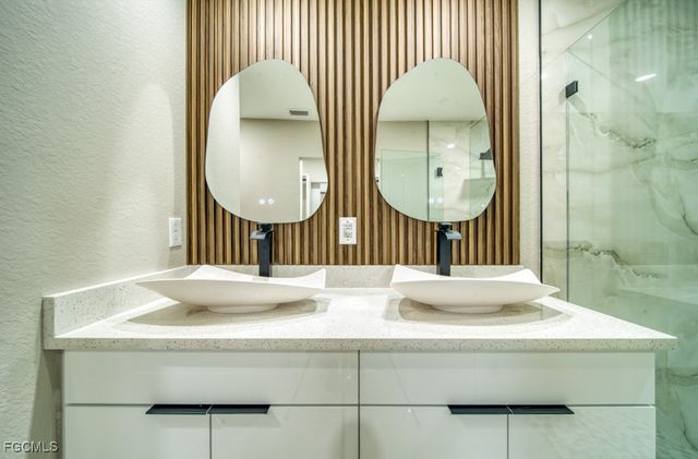 2014 NW 17th AVE, Cape Coral, FL 33993