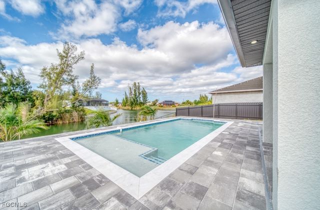 2014 NW 17th AVE, Cape Coral, FL 33993