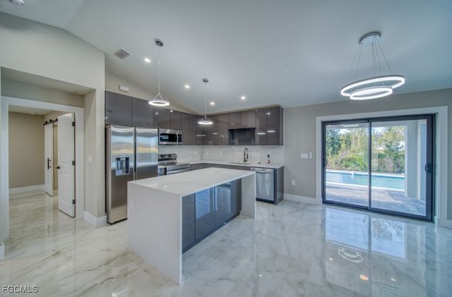 2014 NW 17th AVE, Cape Coral, FL 33993