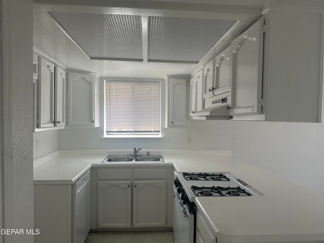 12036 Van Gogh Drive, El Paso, TX 79936