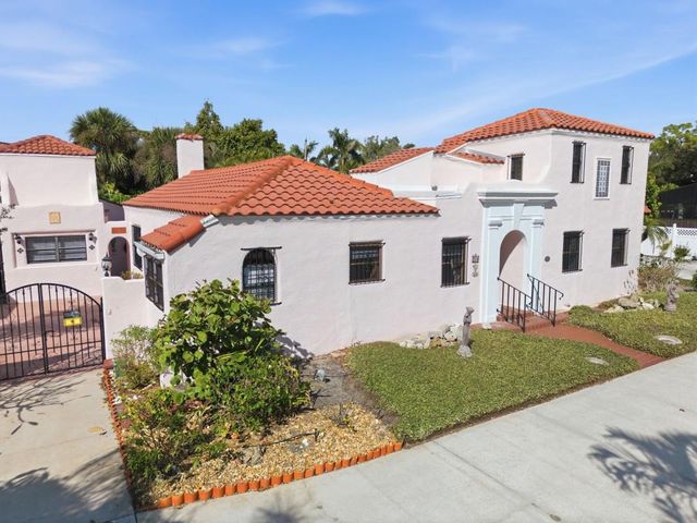 328 SORRENTO STREET, Venice, FL 34285