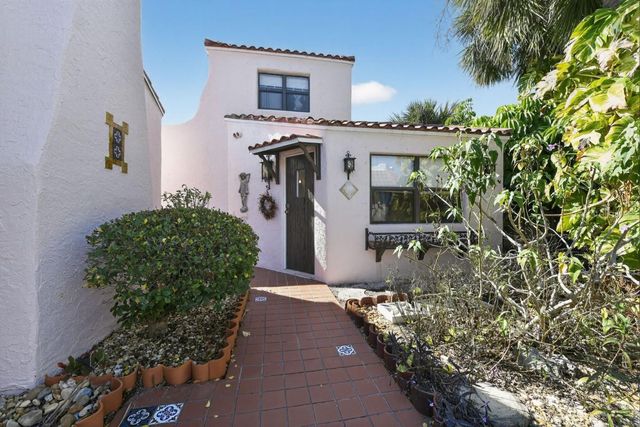 328 SORRENTO STREET, Venice, FL 34285