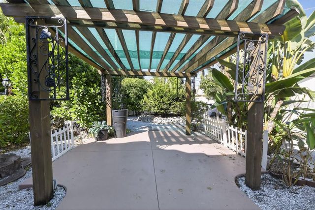 328 SORRENTO STREET, Venice, FL 34285