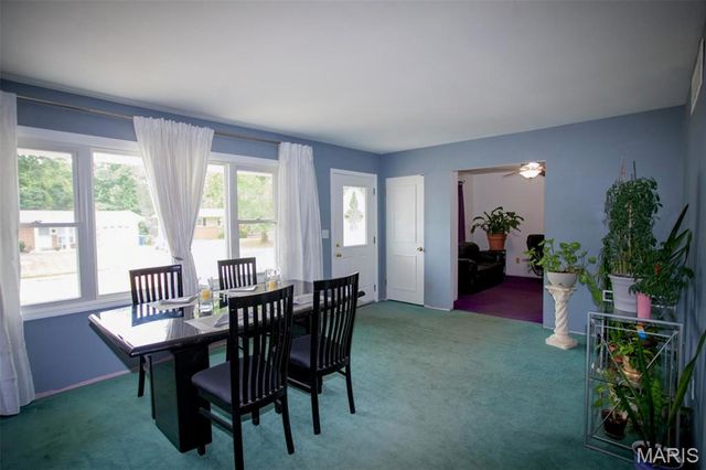2423 Chaucer Avenue, Overland, MO 63114