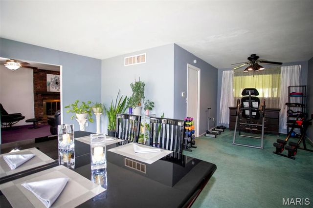 2423 Chaucer Avenue, Overland, MO 63114