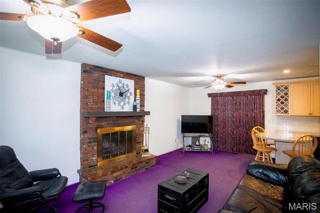 2423 Chaucer Avenue, Overland, MO 63114