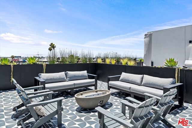 904 S New Hampshire Avenue PH-2, Los Angeles, CA 90006