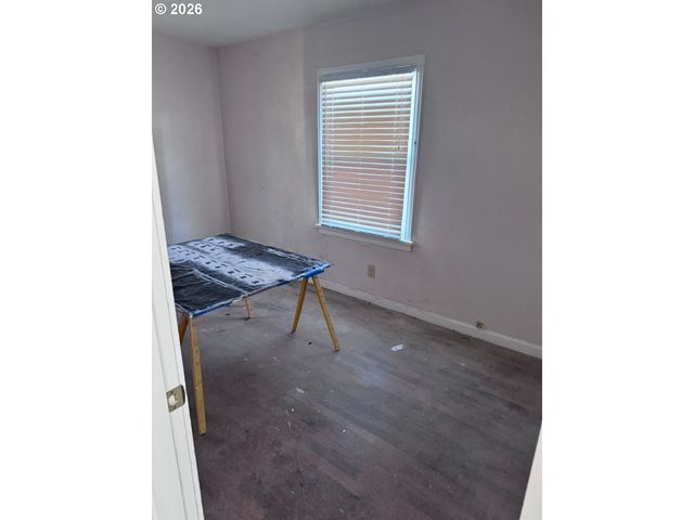 1807 Ne WALNUT Ave, Wood Village, OR 97060