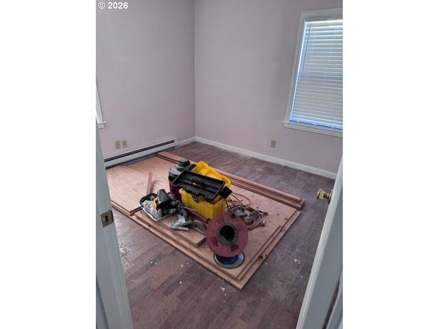 1807 Ne WALNUT Ave, Wood Village, OR 97060