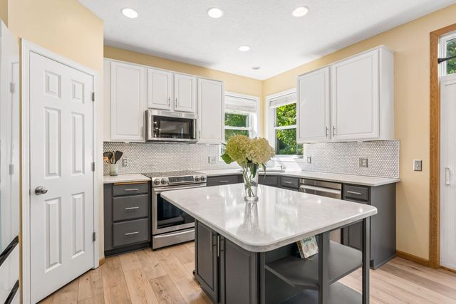 16393 78th Avenue N, Maple Grove, MN 55311