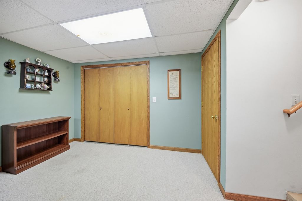 Image 11 of property listing at 2713 NW Heritage Avenue, Ankeny, IA 50023