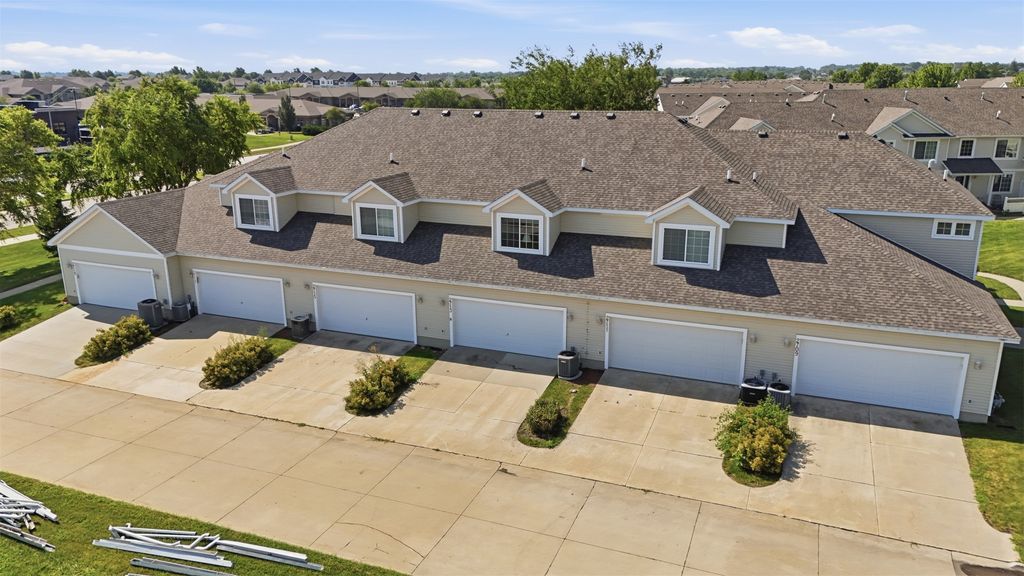 Image 17 of property listing at 2713 NW Heritage Avenue, Ankeny, IA 50023