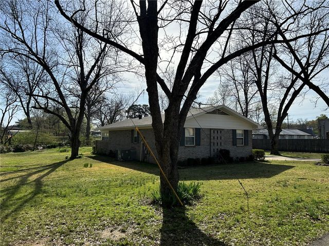 100 N Fairbanks Avenue, Russellville, AR 72801