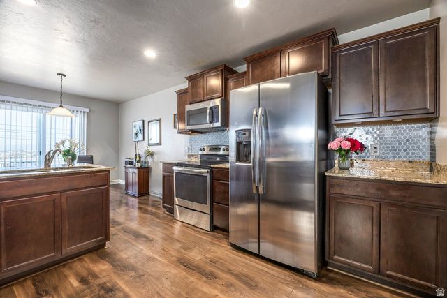 688 W GALLANT DR, Bluffdale, UT 84065