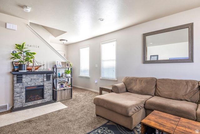 688 W GALLANT DR, Bluffdale, UT 84065