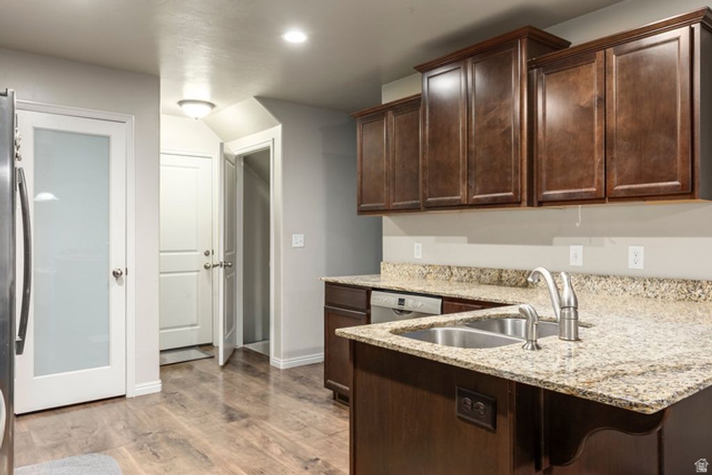 Image 2 of property listing at 688 W GALLANT DR, Bluffdale, UT 84065