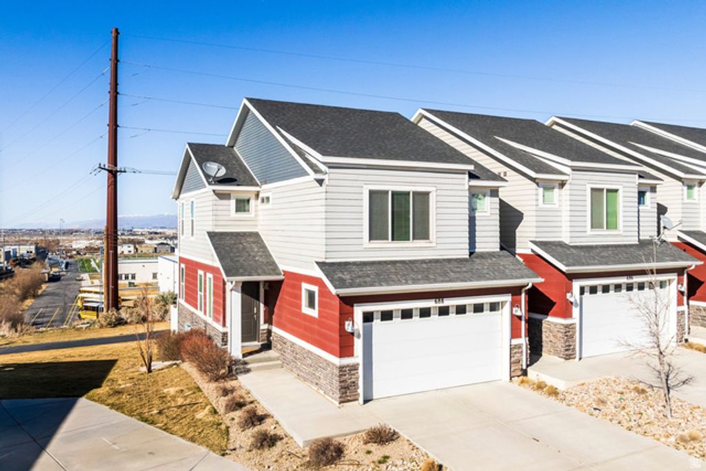 Image 25 of property listing at 688 W GALLANT DR, Bluffdale, UT 84065