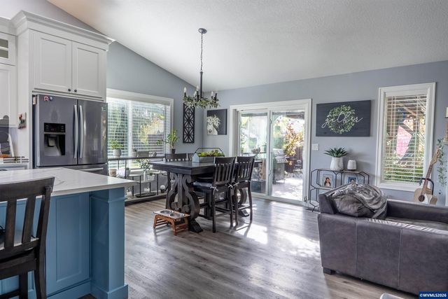 5090 Hearth Ct NE, Salem, OR 97305