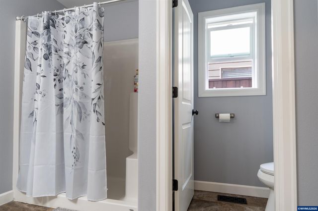 5090 Hearth Ct NE, Salem, OR 97305