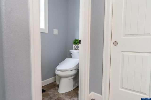 5090 Hearth Ct NE, Salem, OR 97305