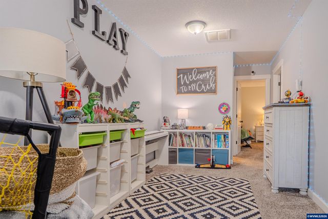 5090 Hearth Ct NE, Salem, OR 97305