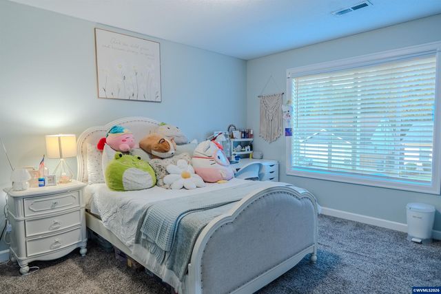 5090 Hearth Ct NE, Salem, OR 97305