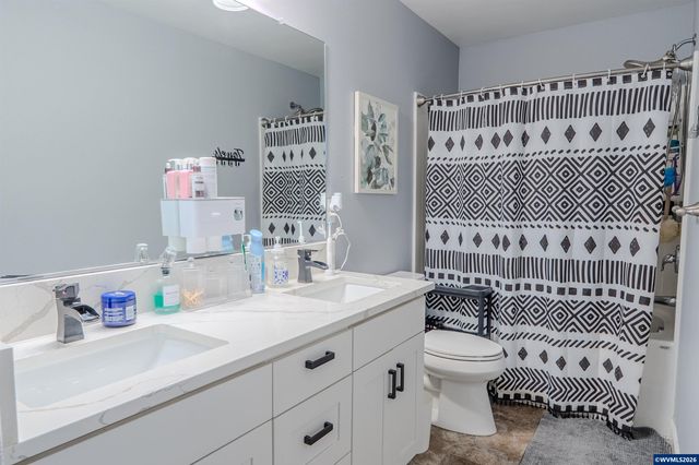 5090 Hearth Ct NE, Salem, OR 97305