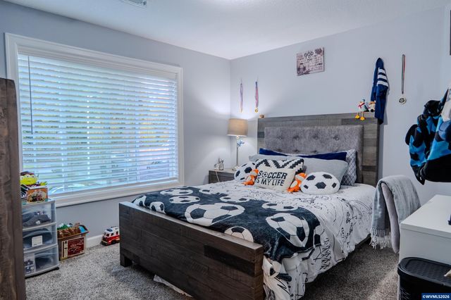 5090 Hearth Ct NE, Salem, OR 97305