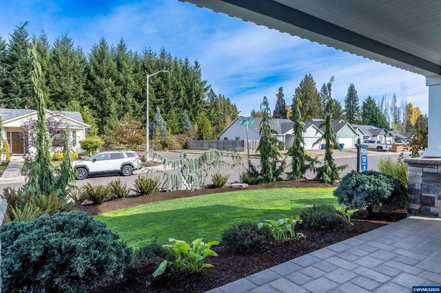 5090 Hearth Ct NE, Salem, OR 97305