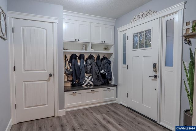 5090 Hearth Ct NE, Salem, OR 97305