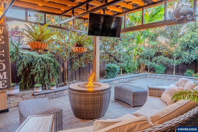 5090 Hearth Ct NE, Salem, OR 97305