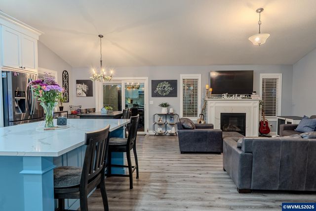 5090 Hearth Ct NE, Salem, OR 97305