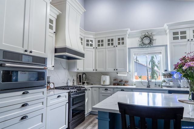 5090 Hearth Ct NE, Salem, OR 97305