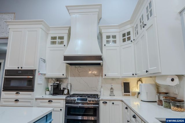 5090 Hearth Ct NE, Salem, OR 97305
